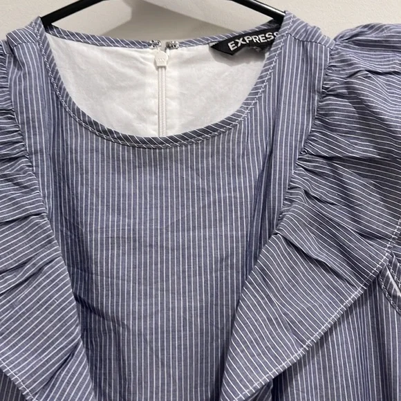 Express dress - Picture 3 of 4